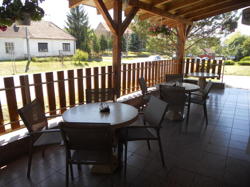Penzion Kaplna Exterior foto