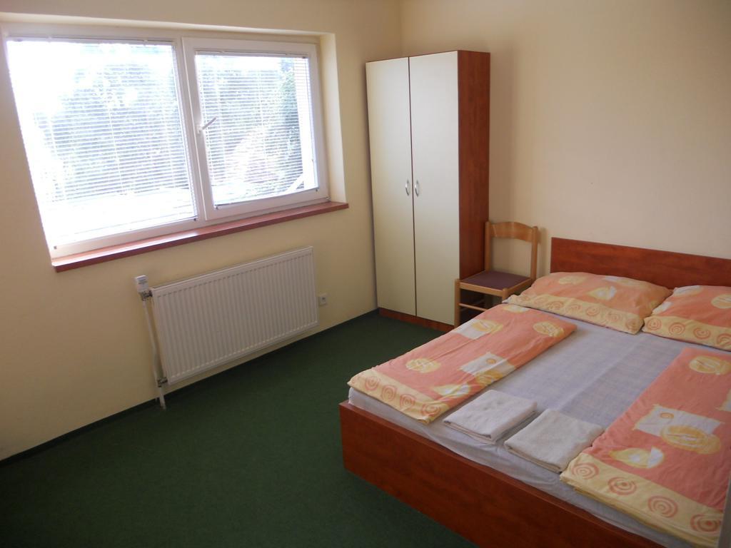 Penzion Kaplna Habitación foto