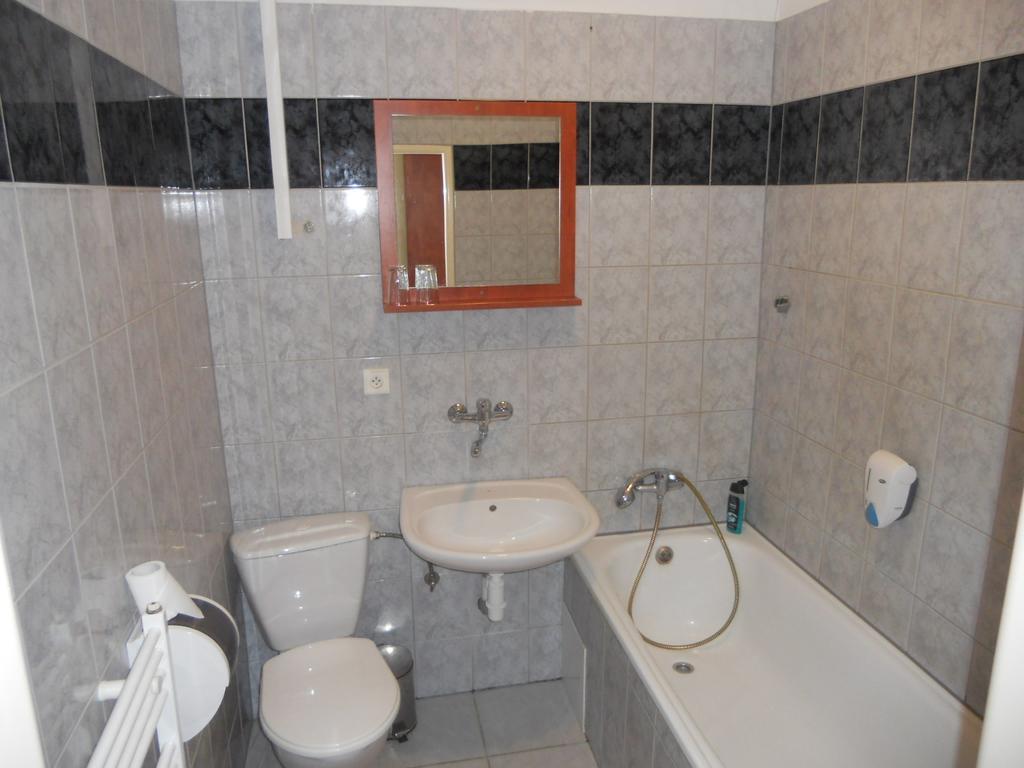 Penzion Kaplna Habitación foto
